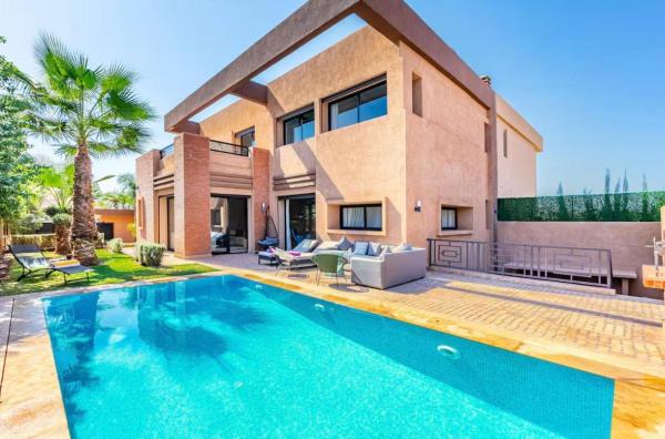 Luxury 4-ROM Villa with private Heated pool in Akenza ,free Airport transport service, Забронировать  El Rhechat Марракеш-Тенсифт-Эль-Хауз