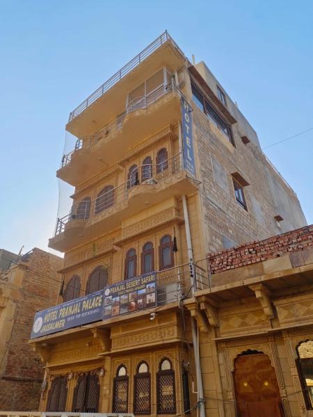 Hotel Pranjal Palace, Забронировать  Отели штата Раджастхана с парковкой, Парковка