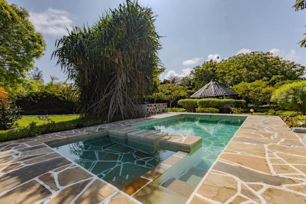 Auregi Villas - 2 and 3 bedroom near Diani Beach, Забронировать  Отели Национального заповедника Shimba Hills с парковкой, Парковка