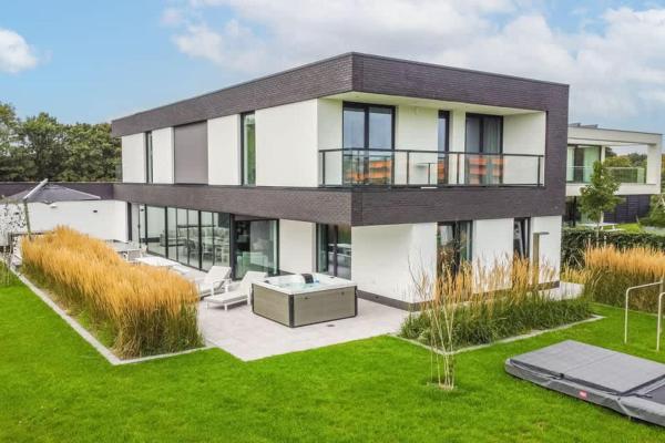 Hello Zeeland Villa in Domburg - Babelweg 11 8p, Забронировать  Отели Домбург с парковкой, рядом с Domburgsche Golfclub, Парковка