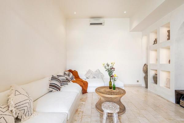 Casa Alexandrite Stylish Mediterranean 3BR Villa, Забронировать  Чангу Бадунг