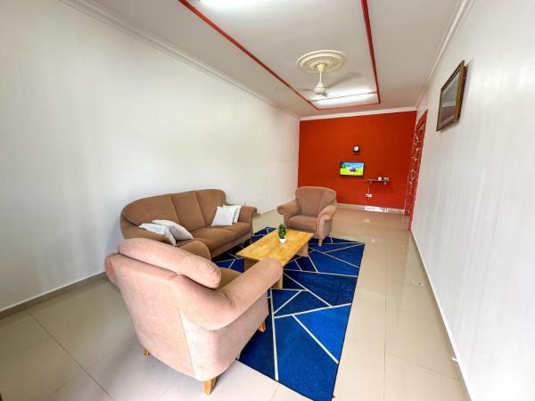 D\Walid Palm & Pool Homestay, Muar Johor, Забронировать  Отели Муара с парковкой, Парковка