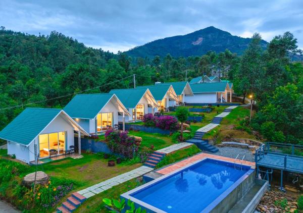 Gardenia Pool Resort Kanthalloor by VOYE HOMES Mountain View Stay Near Bhramaram view Point, Забронировать  Отели Канталлоур с бассейном, Бассейн