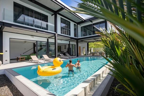 Sleek Designed Sunset Garden Villa 05 - 4 BR with Salt Private Pool 12M, Забронировать  Отели Пхукета с бассейном, Бассейн