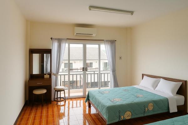 Rose\s Roadhouse, Забронировать  Отели Мэхонгсон с парковкой, Парковка