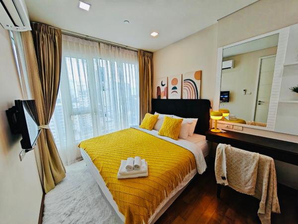 Downtown, Cozy 1BR, 48sqm, Middle of ThongLo, High Floor, Pool, Gym, Fast Wifi, Забронировать  Отели Провинции Бангкока с бассейном, Бассейн