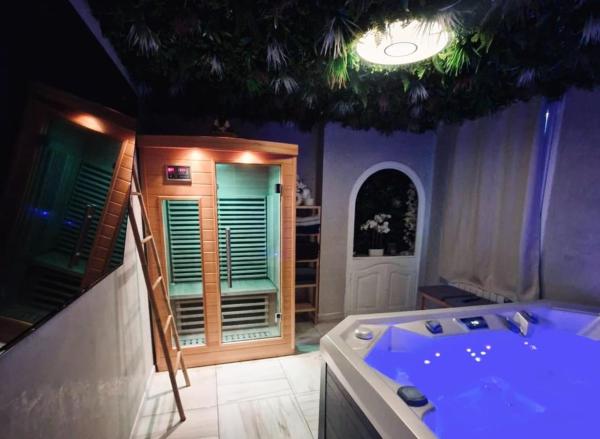 Villa 8 personnes Saint-Gilles, Забронировать  Отели Сен-Жиль с бассейном, Бассейн