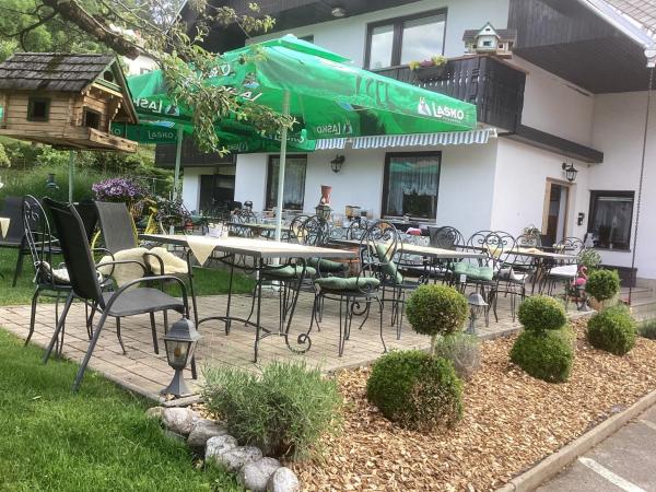 Apartments & Rooms Preseren