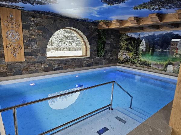 WHY NOT Myśliwska Exclusive Residence z basenem, Забронировать  Отели Косцелиско с парковкой, Парковка