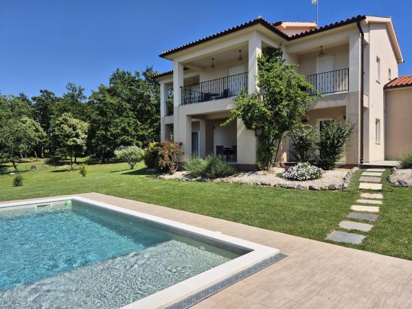 Villa Noela in Rakalj for 6 persons with large garden, kids playground - only 2,5 km from beach, Забронировать  Ракаль Истрия