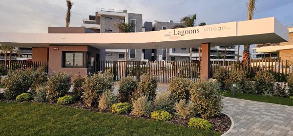 Apartment Lagoon Village Torrevieja, Забронировать  Отели Торревьеха с бассейном, Бассейн