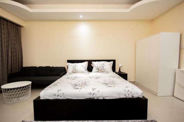 Travellers Studio Apartments, Забронировать  Дубай Эмират Дубай