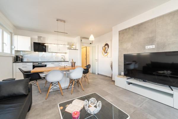 Ella modern centrally located apartments, Забронировать  Новалья Задарская жупания