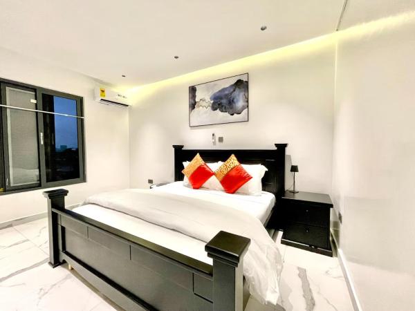 Cozy 1-bedroom Apartment , East Legon- 10 Minutes to Kotoka Intl Airport, Забронировать  Аккра Greater Accra, рядом с Accra Mall