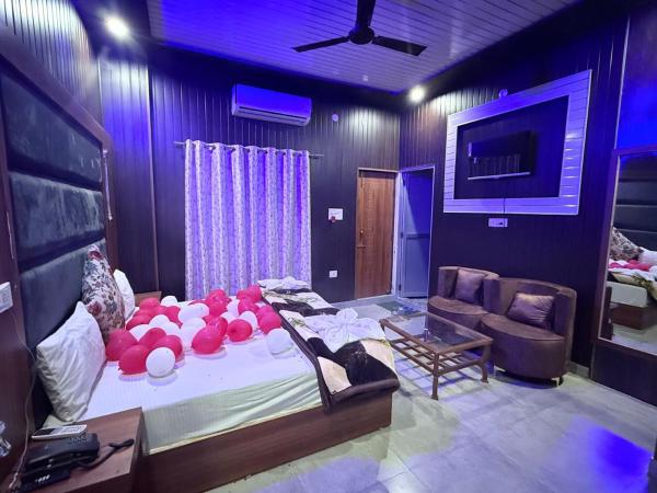 The Hotel Moon, Забронировать  Паонта Сахиб штат Химачал-Прадеш