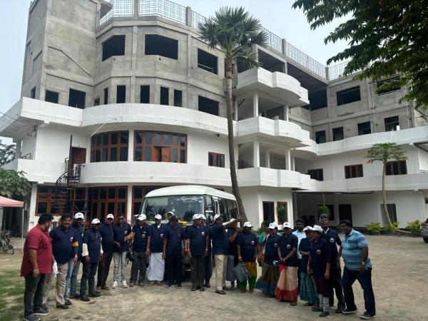 Amis homestay Jaffna, Забронировать  Отели Округа Галле с парковкой, Парковка