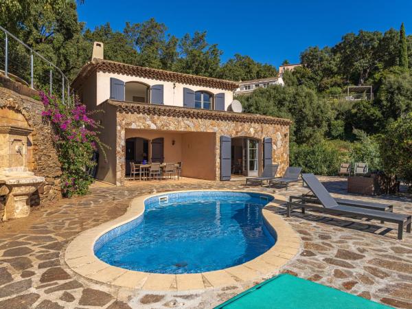 Holiday Home Villa du Canadel by Interhome, Забронировать  Отели Mimosa Road с парковкой, Парковка