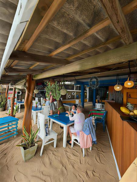 Athula Beach Front Hotel Hikkaduwa, Забронировать  Отели Округа Галле с завтраком, Завтраки
