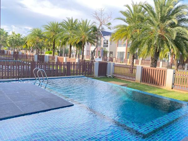 Vibe Beach Villa 4Br 4Bth w private pool near the Grand, Забронировать  Xuyên Mộc Бариа-Вунгтау