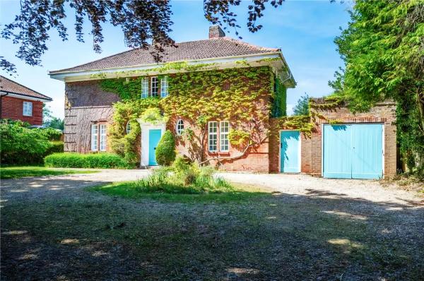 Spacious 4 Bedroom Detached Home in Iffley Village, Забронировать  Отели Котсуолда с парковкой, Парковка