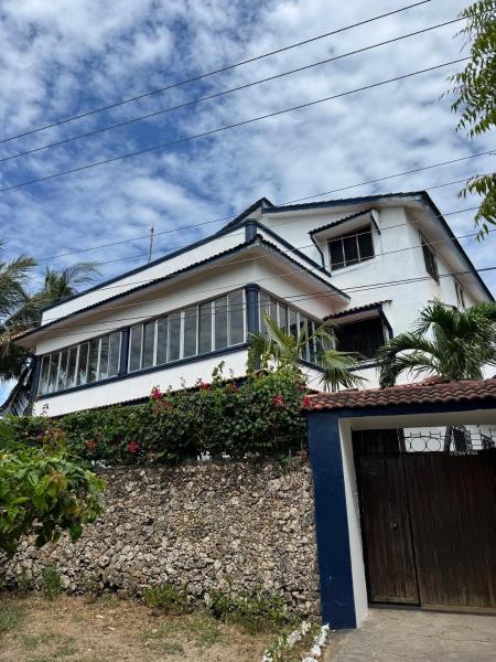 Blue House Watamu, Забронировать  Ватаму Килифи
