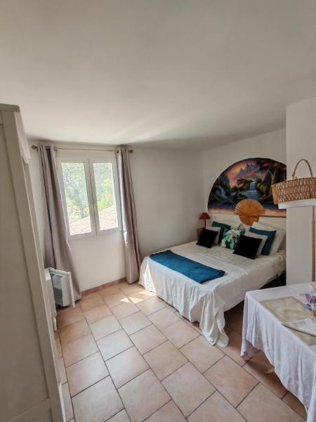 Chambre d\hôtes, à la nuitée 2, Забронировать  Барре-де-Лиур Овернь-Рона-Альпы