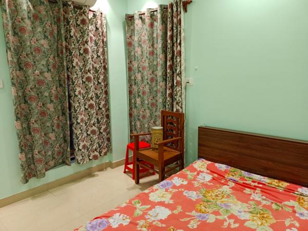 Rump Homestay, Забронировать  Отели New Town с бассейном, Бассейн