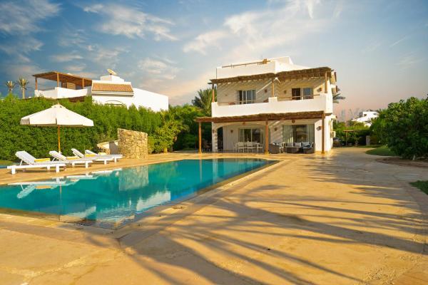 Breathtaking Villa in El Gouna 15, Забронировать  Отели Хургада с бассейном, Бассейн