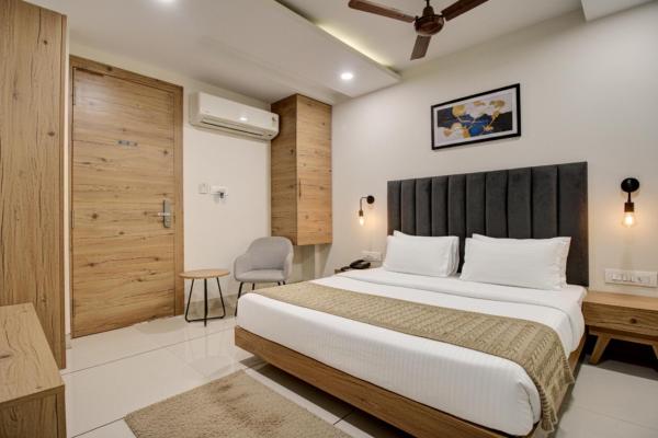 Hotel Sukoon By Manjeet Near Bhopal Railway Station, Забронировать  Бхопал штат Мадхья-Прадеш