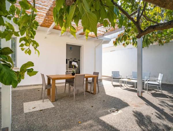 Aurora Villa di Mare e Natura, Забронировать  Отели Торре-Лапилло с парковкой, Парковка