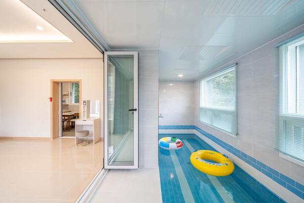 Gapyeong The Cozy Pool Villa, Забронировать  Капхён Кёнгидо