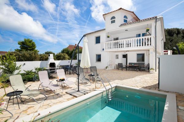 Villa Liznjan 2 Apartment in einem Haus, Забронировать Апартаменты/квартира Лижнян Pula Riviera