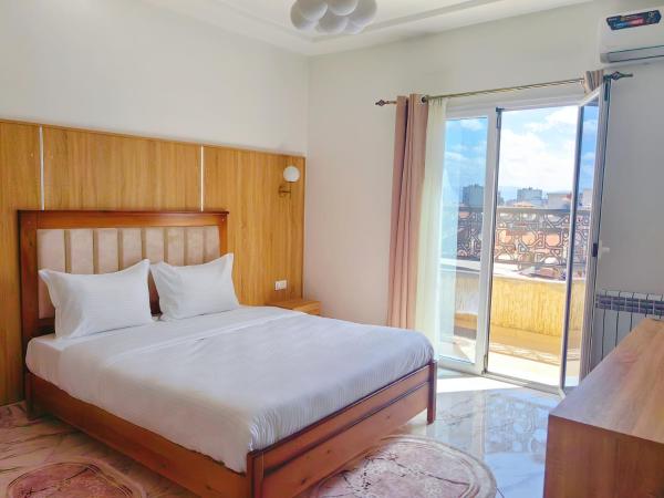 Hotel Al Zahra, Забронировать  Отели Алжира с парковкой, Парковка