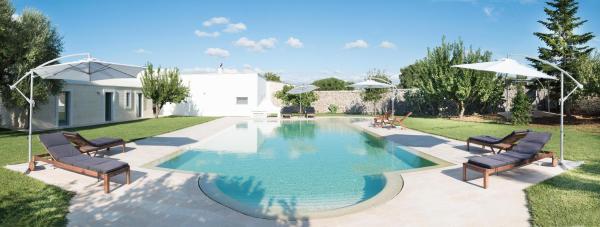Masseria Il Mandorlo Fiorito con piscina