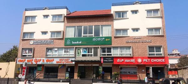Hunkal Stays, Забронировать  Отели штата Карнатаки с парковкой, Парковка
