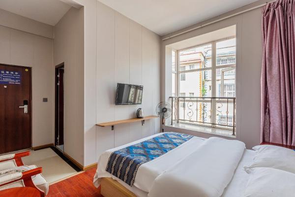 Kunming Panju Hotel Changshui Airport Branch, Забронировать Отель Куньмин Юньнань