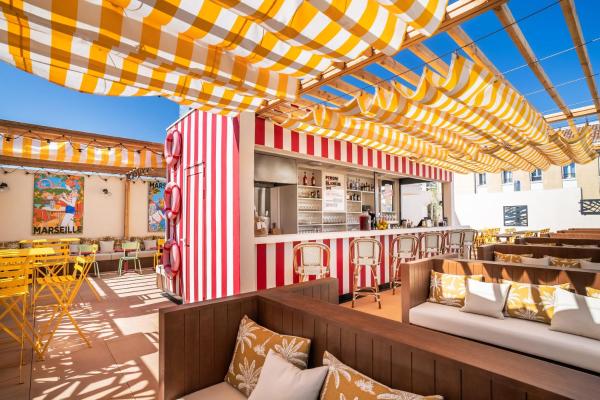 RockyPop Marseille Appartements, Забронировать  Отели Буш-дю-Рон с парковкой, Парковка