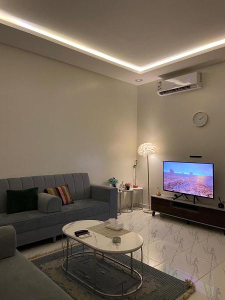 شقة حي الجامعة بتسجيل ذاتي, Забронировать  Отели Эль-Хардж с парковкой, Парковка