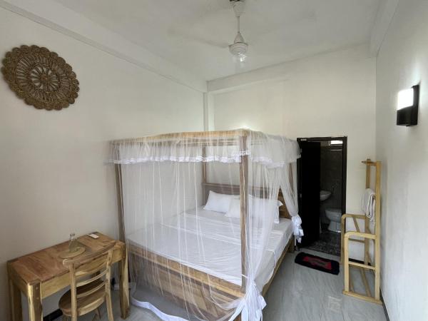 ASAA House - Private Rooms, Забронировать  Отели Округа Галле с парковкой, Парковка