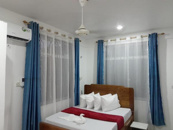 Valley Breeze Hotel, Забронировать  Отели Дар-эс-Салама с парковкой, Парковка