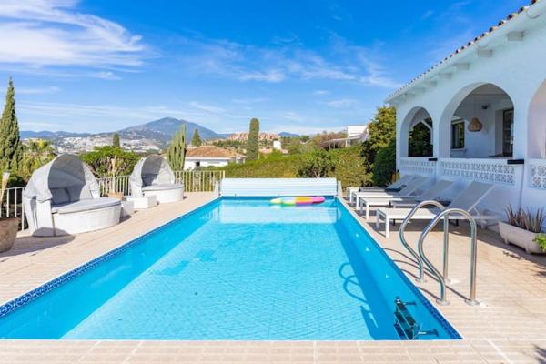 Exclusive Villa Marbella, Забронировать  Марбелья Коста-дель-Соль, рядом с Поле для гольфа Los Naranjos
