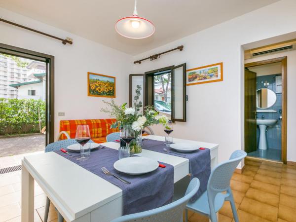 Apartment Villa Fiore Carinzia-2 by Interhome, Забронировать Апартаменты/квартира Отели Линьяно-Саббьядоро с парковкой, Парковка