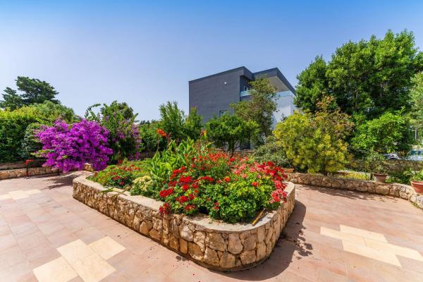 Rooms Tony Near The Beach, Забронировать  Новалья Задарская жупания