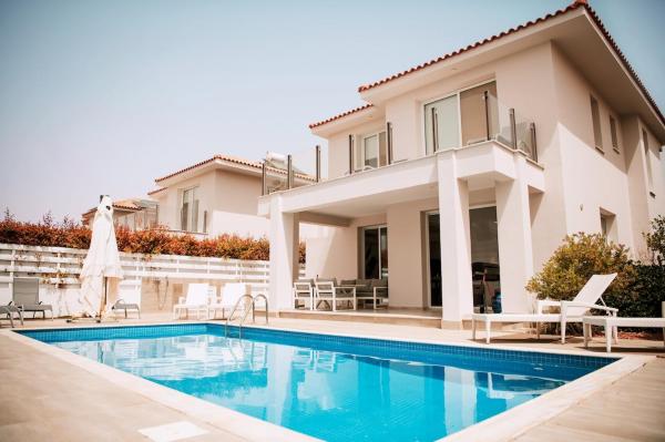 Jupiter Villa, Забронировать  Отели Ларнаки с парковкой, Парковка