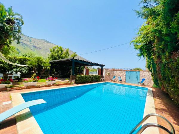 Villa Ólea Resort, Забронировать  Отели Карини с бассейном, Бассейн