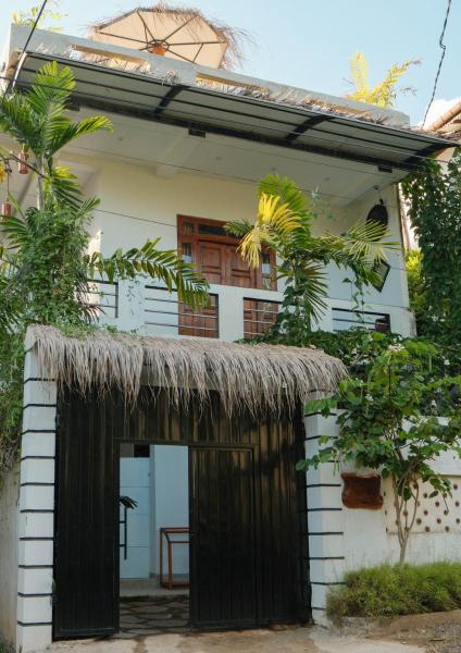 Rishi Villa, Забронировать  Отели Ахангама с парковкой, Парковка
