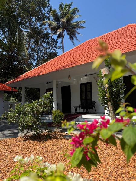 Marari Arattukulam Villa, Забронировать  Отели штата Кералы с парковкой, Парковка