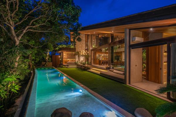 House Terra - 4BR Tropical Pool Villa in Pererenan, Забронировать  Чангу Бадунг