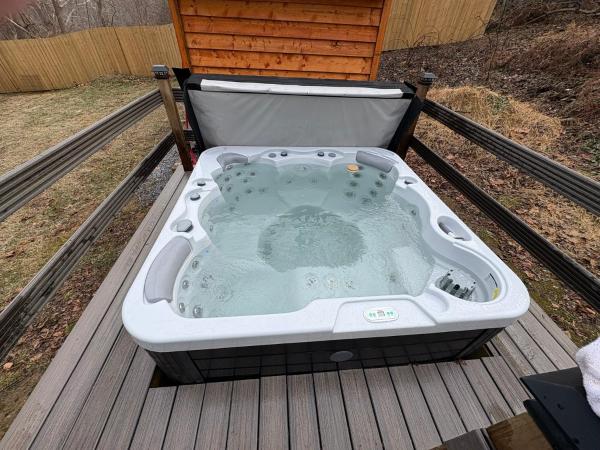 Quiet Cottage In The Woods, with Hot Tub, Забронировать  Glenmoore Пенсильвания