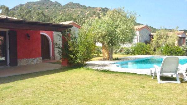Villas with private pool in Costa Rei just 500 meters from the sea, Забронировать  Коста-Рей Сардиния